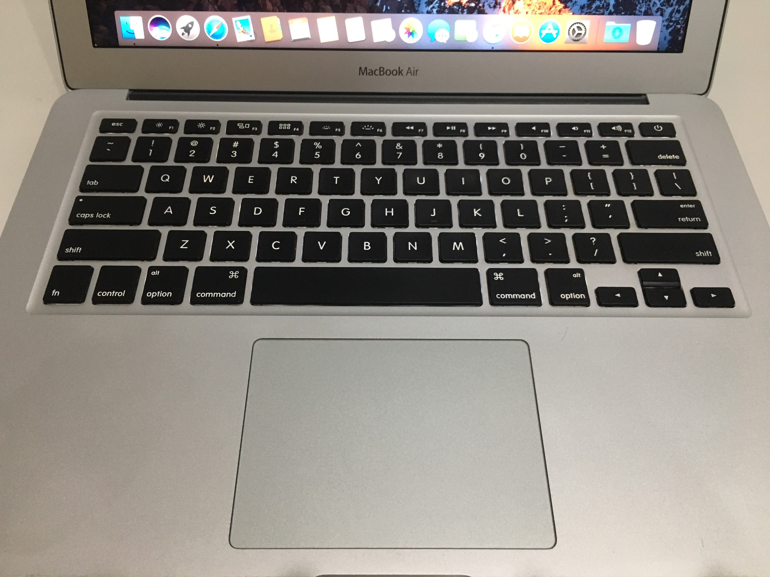 macbook-air-2016-core-i5-16ghz-ram-8gb-ssd-128gb-133-inch